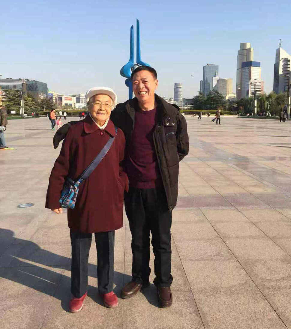 四外甥来看老姨，在泉城广场 2019年12月3日