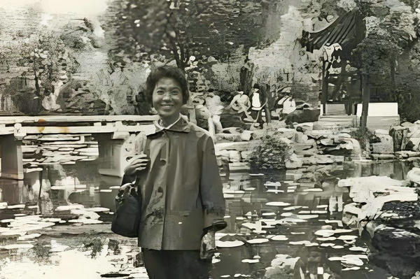 苏州拙政园旅游留念 1975