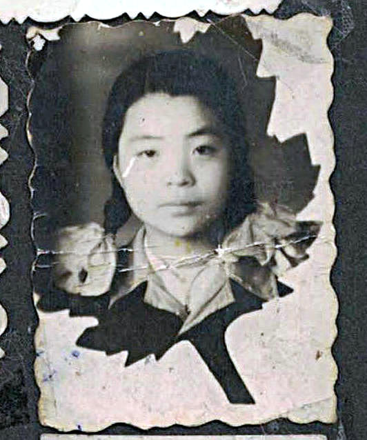 刚参加工作的李雅芝 1949