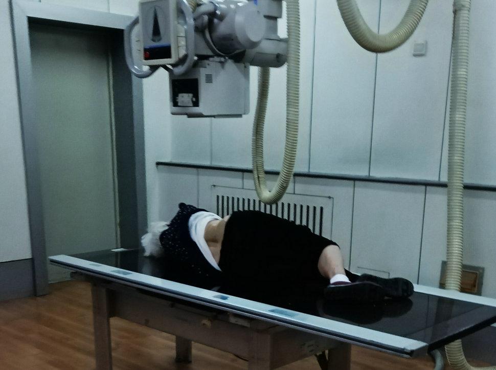 夏季，做好事把自己骶骨摔着了躺俩月 2020