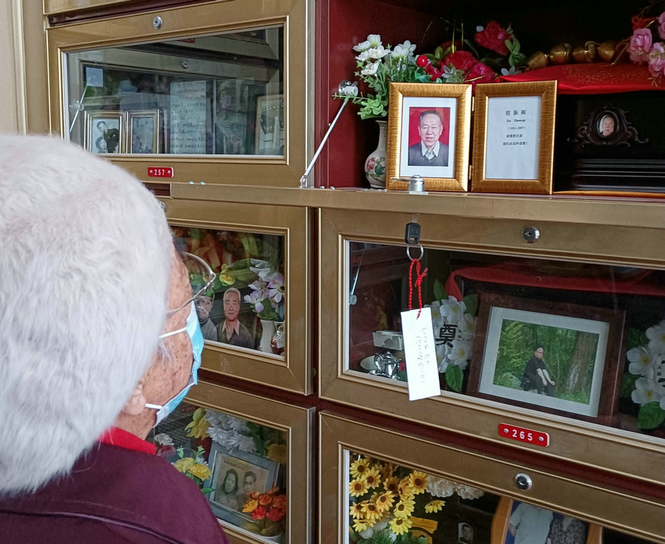 快过年了，去给振阁打个招呼 2021年2月7日